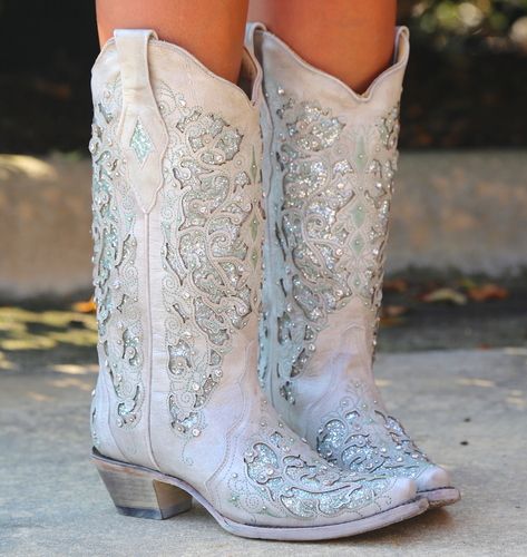 Corn Wedding, Country Shoes Boots, Snip Toe Cowgirl Boots, Sparkle Boots, Mode Country, Cowgirl Boots Wedding, Boots Wedding, Classic Black Boots, Unique Shoe