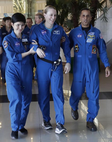 Astronaut Uniform, Space Jumpsuit, Space Uniform, Cassette Futurism, Futurism Fashion, Nasa Wallpaper, Back To The Moon, Nasa Astronauts, Astronauts In Space