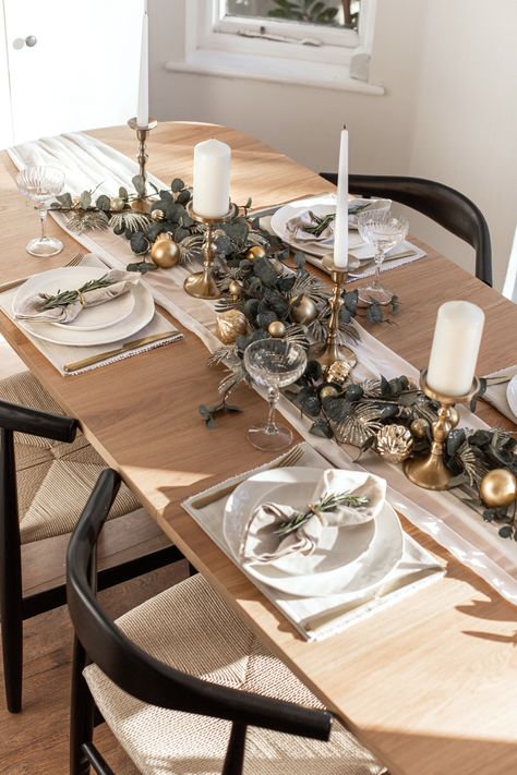 🎄Christmas Table Decorations | Christmas Table Setting | Christmas Decor | Holiday Decor Christmas Table Settings Wooden Table, Friendsmas Table Decorations, Christmas Square Table Decor, Xmas Party Table Decorations, Simple Christmas Place Settings, Christmas Dinner Table Set Up, Christmas Dinner Table Decor Ideas, Christmas Dinner Decorations Table, Christmas Table Decor Simple