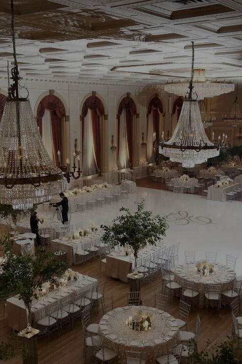 Arab Venues For Weddings, Wedding Aesthetic Luxury, Wedding Ideas Luxurious, Wedding Venue Indoor Elegant, Wedding Reception Decorations Indoor Elegant, Wedding Venues Disney, Wedding Venues Ideas Indoor, Wedding Ideas Indoor Elegant, Cute Wedding Venues Inside