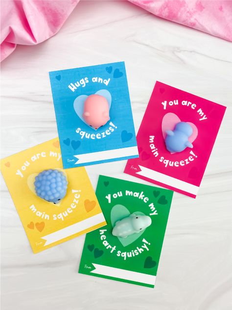 Valentine’s day is just around the corner and your kids are excited. Print out these free squishy printable Valentine cards for your kids to hand out to their friends at school or in person, so they can share how much they care. It doesn't get more adorable than this! Squishy Valentine Printable, Squishy Printable, Squishy Valentine, Valentine Printable Cards, Free Valentine Cards, Crayon Book, Printable Valentine Cards, Valentines Diy Kids, Friends At School