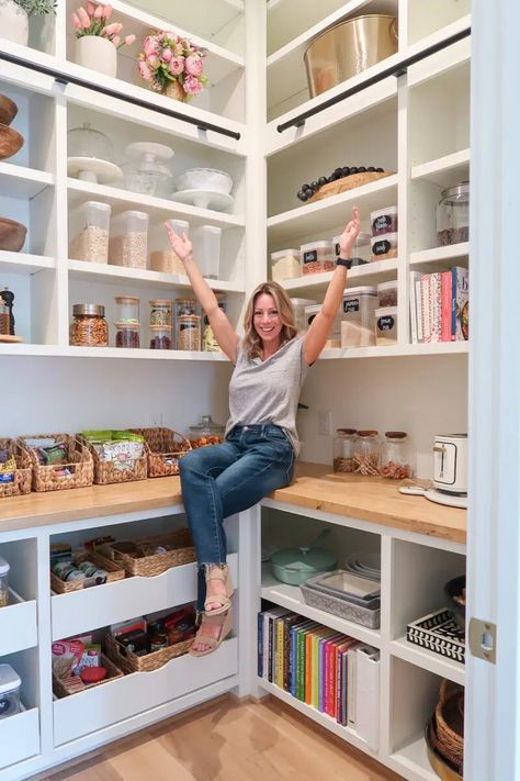 Scullery Pantry, Walk In Pantry Ideas, Pantry Closet Design, Kitchen Pantry Organization, Open Pantry, Pantry Layout, Dream Pantry, House Pantry, Pantry Inspiration