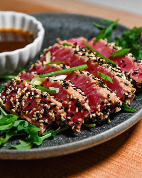 Tuna Seasoning, Tuna Marinade, Ahi Tuna Steak Recipe, Ahi Tuna Recipe, Seared Tuna Steaks, Grilled Tuna Steaks, Ahi Tuna Steak, Tuna Steak Recipes, Tuna Rice