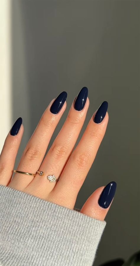 Dark Blue Nails, Kutek Disney, Simple Fall Nails, Hello Nails, Nail Colors Winter, Smink Inspiration, Makijaż Smokey Eye, Blue Nail, Nagel Inspo