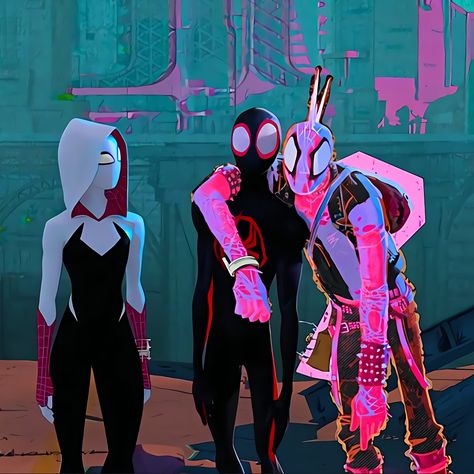 Spider Verse Screenshots, Miles Morales And Hobie, Angular Art Style, Hype Pfp, Spiderman Beyond The Spiderverse, Spiderverse Reference, Beyond The Spiderverse, Spiderman And Spider Gwen, Miles Spiderman