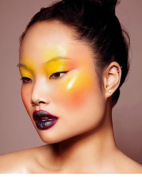 Editorial Make-up, Catwalk Makeup, Fantasy Make-up, Fashion Editorial Makeup, Makeup Editorial, Drag Make-up, Yellow Makeup, High Fashion Makeup, Cheek Makeup