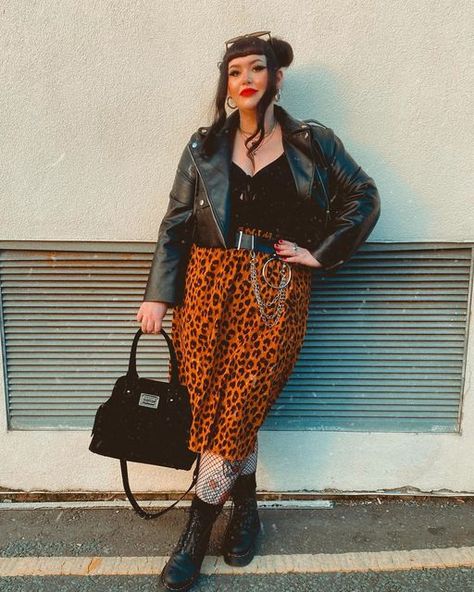 Alternative Mom Style Plus Size, Eclectic Style Fashion Plus Size, Casual Rockabilly Fashion, Plus Size Rocker Chic Outfits, Goth Mom Outfits, Plus Size Rocker Chic, Plus Size Punk Fashion, Street Wear Plus Size, Plus Size Grunge Fashion