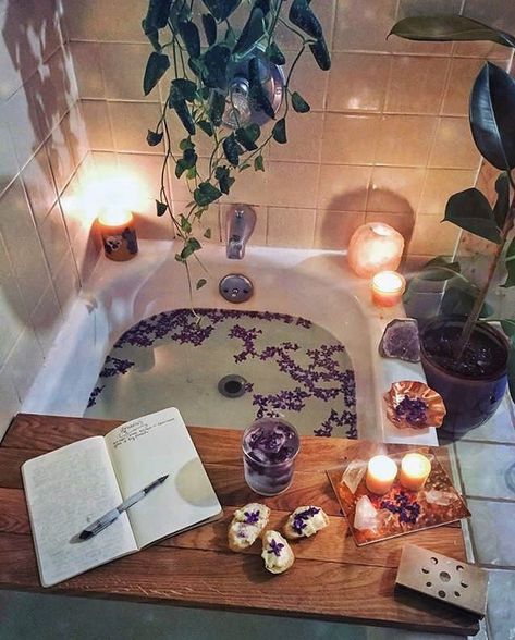 Bath Aesthetic, Deco House, Spiritual Bath, Dream Bath, Relaxing Bath, Dream Bathroom, House Goals, My New Room, House Inspo