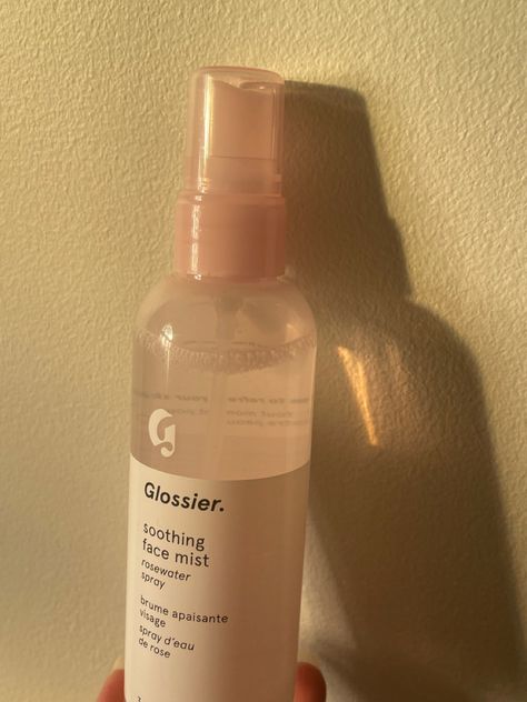 Face Mist Aesthetic, Glossier Face Mist, Glossier Aesthetic, Face Mist, Clean Girl, Face Serum, Beauty Care, Random Things, Pink Girl