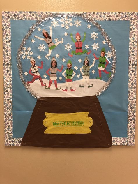 Snow globe bulletin board for Christmas with admin staff as elves! Door Decorations Classroom Christmas, Holiday Bulletin Boards, Christmas Bulletin Boards, Classroom Christmas Decorations, Christmas Door Decorating Contest, Christmas Classroom Door, Christmas Bulletin Board, Door Decorating Contest, Christmas Bulletin