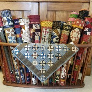 Quilt Display Racks, Quilt Hangers, Quilt Display, Quilt Rack, Hanging Quilts, Craft Booth Displays, Quilts Decor, Quilt Care, Quilt Storage