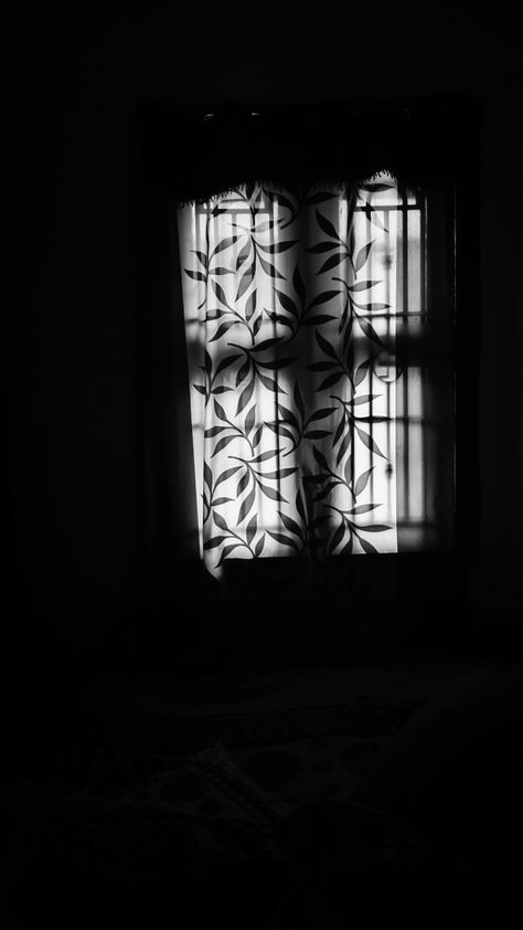 Window Selfie Poses, Dark Room Snap, Night Room Aesthetic Dark, Night Room Snap, Lonely Photo Ideas, Room Aesthetic Dark, Zine Project, Aesthetic Window, Window Snap