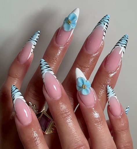 Almond Shaped Nails Designs Blue, Blue Nail Inspo Almond, Pink Nails Fall, Nails Shape Coffin, Stiletto Nail Ideas, Square Summer Nails, Pink Nails Almond, Almond Summer Nails, Shirt Nails