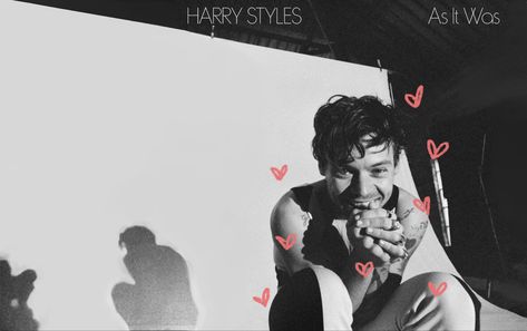 As It Was Wallpaper, Wallpaper With Hearts, As It Was Harry Styles, Wallpaper One Direction, Harry Styles As It Was, Harry Styles Drawing, Styled Desktop, One Direction Wallpaper, Cute Laptop Wallpaper