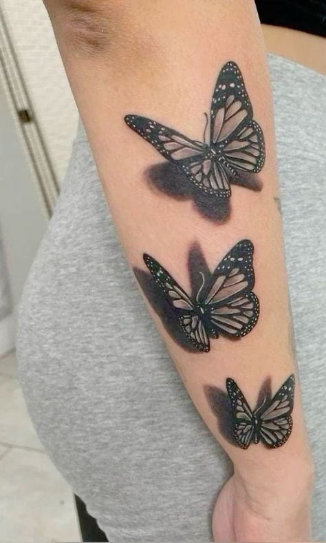 Queen Tattoo For Women, Tattoo Touch Up, Tattoo Papillon, Arm Tattoos Lettering, Butterfly Thigh Tattoo, Back Tattoo Ideas, Butterfly Tattoo Cover Up, Butterfly Tattoos Images, Black Butterfly Tattoo