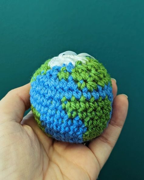 ***New new new*** This crochet globe is a great way to show someone they mean the world to you. I can also personalise the gift tag for 'worlds best....' #worldsbest #worldsbestdad #worldsbestmom #worldsbestdog #worldsbestmum #worldsbestdaddy #worldsbestteacher #bestmumintheworld #bestdadintheworld #bestteacherintheworld #globelletravels #globeornaments #globetravelgram #exploringtheglobe #mothersdaypresent #fathersdaygifts #fathersdaygift #fathersdaygiftideas #fathersdayquotes Crochet Globe, Travel Globe, Mothers Day Presents, Best Teacher, New New, Gift Tag, The Gift, World's Best, Fathers Day Gifts