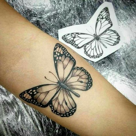 Tropisches Tattoo, Butterfly Tattoos On Arm, Butterfly Tattoos For Women, Butterfly Tattoos, Stylist Tattoos, Butterfly Tattoo Designs, Tattoo Girls, Dainty Tattoos, Dream Tattoos