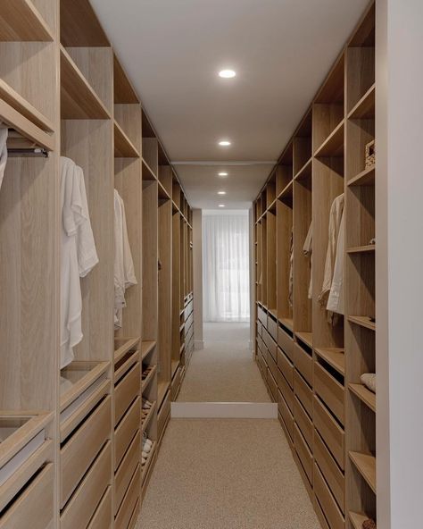 Smooks Home • Instagram Walk In Storage, Walk In Robe Designs, Walk In Robes, Primary Closet, Tub Design, Home Nyc, Walking Closet, Walk In Closet Design, Tub Ideas