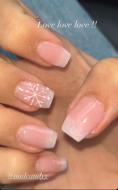 Square Winter Nail Designs, Short Nails Ideas For Christmas, Short Acrylic Nails Coffin Winter, Christmas Nails Short Acrylic, Clear Christmas Nails, Simple Christmas Nails Square, Christmas Nails Short Simple, Winter Nails Square, Natural Acrylic Nails