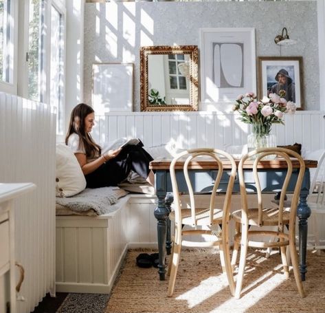 Sofa And Dining Table Combo, Rug In Breakfast Nook, Dining Room Reading Nook Combo, Breakfast Nook Sliding Glass Door, French Cafe Breakfast Nook, Beadboard Breakfast Nook, Kitchen Nook Booth, Modern Cottagecore Dining Room, Breakfast Nook Vintage