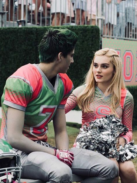 Zed and Addison, Zombies 2018 Zombie Photo, Disney Channel Movies, Meg Donnelly, Disney Channel Original, Zombie Disney, Zombie Party, Zombie Movies, Zombie 2, Disney Channel Stars