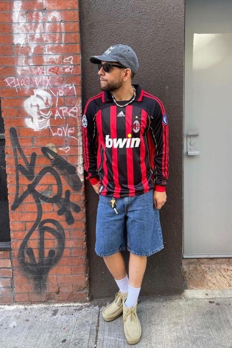 Celebrities Wearing Soccer Jerseys, Football Jersey With Jorts, Kaka Jersey Outfit, Long Jersey Outfit, Long Sleeve Football Jersey, Vintage Football Shirts Outfit, Futbol Jersey Outfit, Football Jerseys Outfit, Jersey And Jorts Outfit