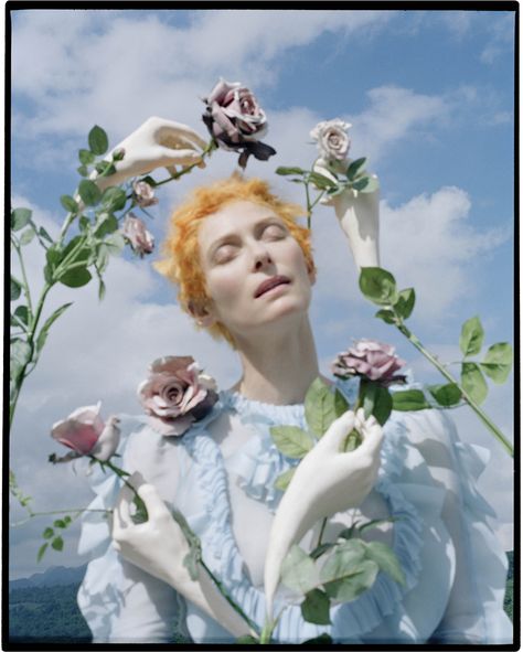 Related image Tim Walker Photography, Alfred Stieglitz, Tim Walker, Photographie Portrait Inspiration, Tilda Swinton, Fashion Photography Inspiration, Arte Inspo, Foto Art, Art Video