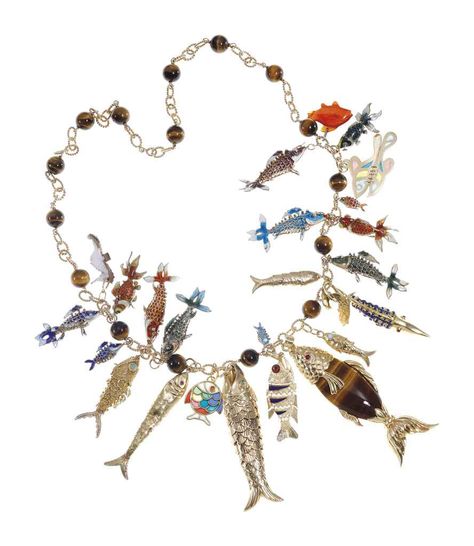 Fish necklace owned by Elizabeth Taylor Fish Jewelry, Dope Jewelry, Arte Inspo, Tiger Eye Beads, Eye Beads, Funky Jewelry, Neck Chain, Elizabeth Taylor, Van Cleef