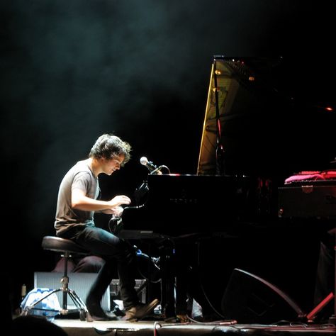 Jamie Cullum. Michael Parkinson, Jamie Cullum, University Of Reading, Seven Nation Army, Jazz Artists, Cool Jazz, Piano Man, People Faces, Music Sound