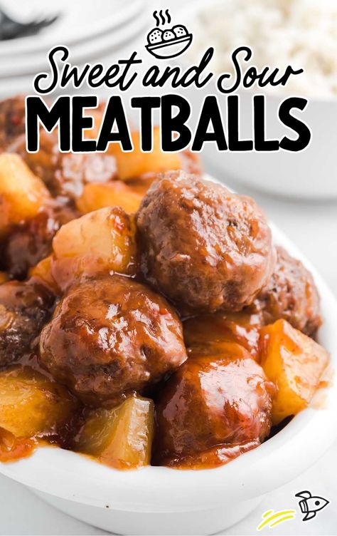 Easy Sweet And Sour Meatballs, Meatballs With Pineapple, Sweet And Sour Meatballs Recipe, Sweet And Sour Meatballs, Jello Shot, Tasty Dinner, Meatball Ingredients, Meatballs Recipe, Fun Easy Recipes