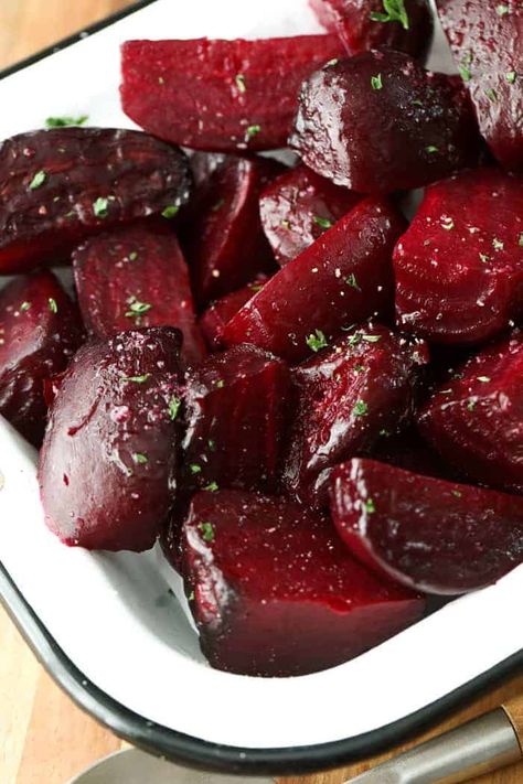 Easy Roasted Beets Roasted Beets Recipe, Roasting Beets In Oven, Roasted Beets And Carrots, Beet Pasta, Beets Recipe, Cooking Beets, Roasted Beet Salad, Fresh Beets, Spend With Pennies