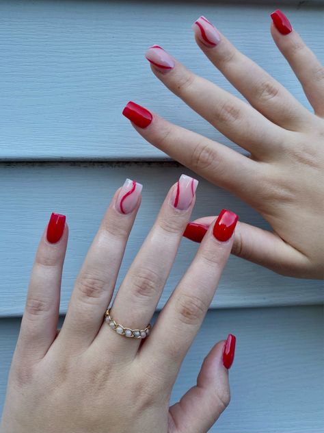 Red Hoco Nails Square, Red Nails Easy Design, White And Red Christmas Nails Short, Classic Red Nails Design, Red Nail Designs Easy, Festive Nails Square, Red Christmas Nails Short Almond, Red Nails With Swirls, Short Simple Christmas Nails Acrylic