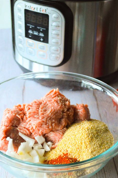 Instant Pot Turkey Meatloaf Recipe | A Pressure Cooker Turkey Meatloaf Instant Pot, Meatloaf Instant Pot, Meatloaf Recipe Easy, Meatloaf And Potatoes, Meatloaf Turkey, Turkey Meatloaf Recipe Easy, Instant Pot Meatloaf, Ground Turkey Meatloaf, Turkey Meatloaf Recipe