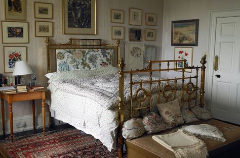 Cottage Room, Small Ideas, Victorian Bedroom, Bedroom Small, Cottage Bedroom, Small Bedroom Decor, Vintage Bedroom, Country Bedroom, Bedroom Vintage