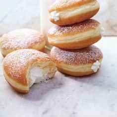 Whipped Cream-Filled Doughnuts | Ricardo Donat Glaze, Cream Filled Donuts, Doughnut Recipe Easy, Donut Filling, Homemade Donuts Recipe, Recipes With Whipping Cream, Cronut, Filled Donuts, Homemade Donuts