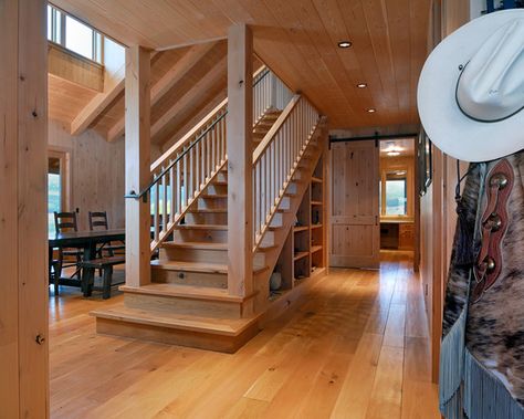 Traditional Staircase Freestanding Staircase Design, Pictures, Remodel, Decor and Ideas - page 2 Wooden Staircase Design, Cool Basement Ideas, Rustic Staircase, Open Stairs, Traditional Staircase, Staircase Remodel, Open Staircase, Foyer Decorating, Wooden Staircases