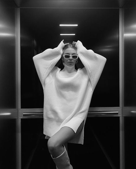 Elevator Photoshoot, White Photo, Black And White, White, Black