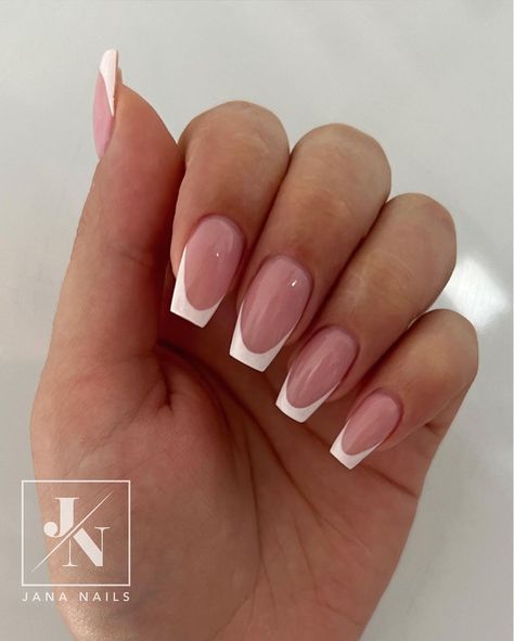 45 Best Fall Nail Art Ideas to Inspire You Naglar French Tip, French Tip Nails Ballerina, Nokti French, Ballerina French Tip, Ballerina French Tip Nails, Ballerina Nails French Tip, French Tip Nails Almond Shape, Vanilla Girl Nails, Trendy Nails French Tip