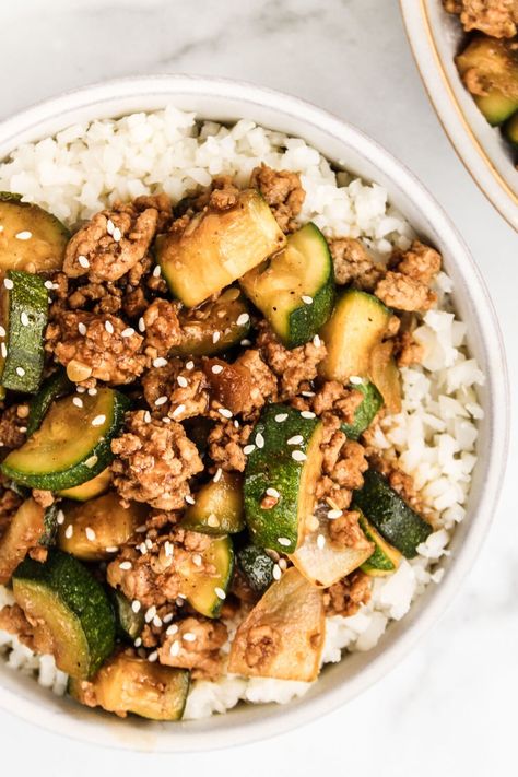 Ground chicken and zucchini simmer in an easy sauce for this tasty stir fry. You're less than 30 minutes away from dinner with this quick recipe! Ground Chicken And Broccoli, Chicken And Broccoli Stir Fry, Zucchini Stir Fry, Chicken And Zucchini, Ground Chicken Recipes, Broccoli Stir Fry, Chicken Zucchini, Stir Fry Recipe, Chicken And Broccoli