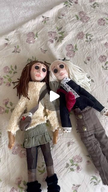 485K likes, 640 comments - deryatavas on October 16, 2024: "@leyla.tavas and me as Coraline dolls🌙🗝️🎪🐈‍⬛". Coraline Doll Tutorial, Coraline Dolls Diy, Coraline Doll Diy, Diy Coraline Doll, Paper Doll Tutorial, Coraline Dolls, Sock Monsters, Diy Crafts Easy At Home, Craft Nights