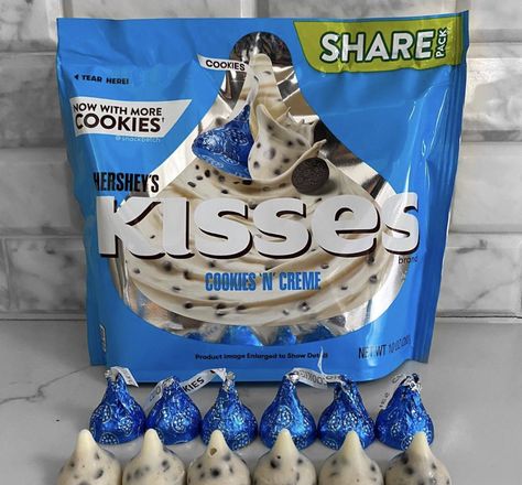 York Candy, Chocolate Kiss Cookies, Hershey Cookies, Kisses Candy, Kiss Cookies, Cute School Stationary, More Is More, Kisses Chocolate, Hershey Kisses