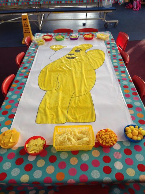 Children in need Pudsey bear! Kids use different materials to stick on/decorate him. Children In Need Biscuits, Children In Need Activities, Children In Need Cakes, Turtle Activities, Pudsey Bear, Childrens Baking, Eyfs Activities, Nursery Activities, Childcare Activities