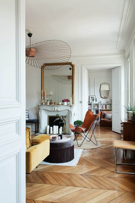 How To Style Your Home Like A Parisian Apartment 3 Parisian Study Room, Chloe Fineman Apartment, Parisian Flat Aesthetic, French Eclectic Living Room, Parisian Interior Living Room, Parisian Modern Home, Paris Flat Parisian Apartment, Parisian Eclectic Decor, Parisian Modern Decor