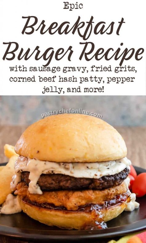 Grits Cakes, Fried Grits, Breakfast Burger Recipe, Breakfast Hamburger, Breakfast Burgers, Best Breakfast Ideas, Egg Casseroles, Egg And Sausage, Brunch Burger