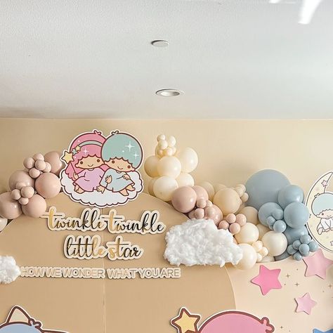 Little Twin Stars Gender Reveal, Sanrio Gender Reveal, Hello Kitty Gender Reveal, Twinstars Sanrio, Twin Baby Shower Ideas Theme, Gender Reveal Theme, Twin Gender Reveal, Gender Reveal Signs, Gender Reveal Themes