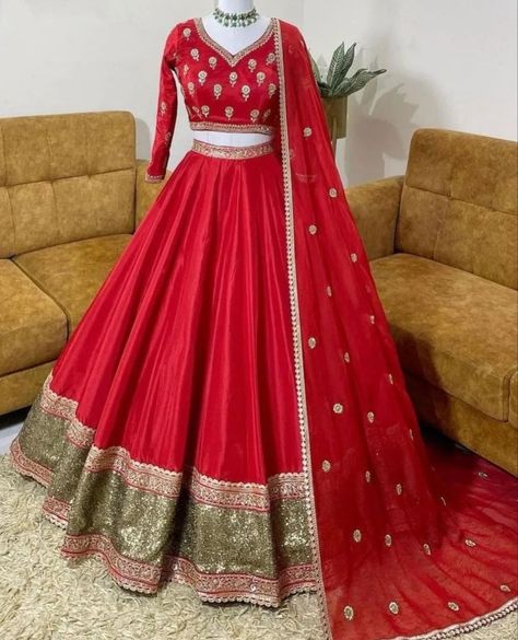 Red Colour Lehenga Simple, Dresses Couture, Simple Lehenga, Latest Bridal Lehenga, Short Frock, Long Gown Design, Enchanting Wedding, Indian Outfits Lehenga, Wedding Lehenga Designs