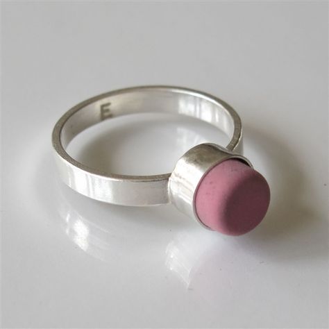 Eraser Rings  by E for Effort: Handmade of sterling silver with a red, pink, or green eraser. #Ring #Eraser #eforeffort Innovative Ideas Inventions, Invention Ideas, Funny Inventions, Clever Inventions, Weird Gadgets, Creative Inventions, Diy School, Plant Hacks, Cool Inventions