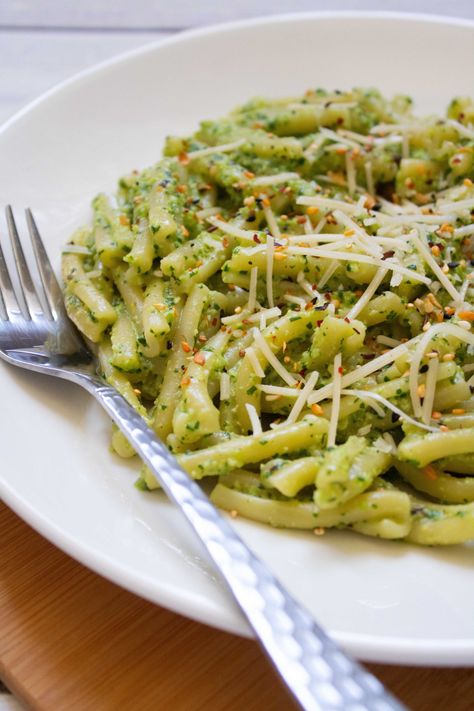 Spring Edamame Pasta — Franklin Farms Edamame Pasta Recipes, Edamame Pasta, Wilted Spinach, Energy Foods, Crushed Red Pepper, Stuffed Shells, Edamame, Onion Powder, Red Peppers