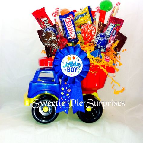 Dia Del Nino Gift Ideas, Diy Graduation Gifts, Candy Bouquet Diy, Creative Gift Wraps, Balloon Box, Diy Birthday Gifts For Friends, Handmade Birthday Gifts, Truck Gifts, Diy Gift Set