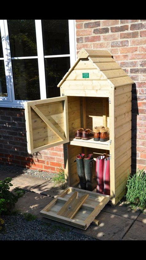 Boot and outdoor shoes storage Outdoor Shoe Shed, Simple Garden Furniture Ideas, Outdoor Shoe Storage, Garden Diy Furniture, Boot Storage, Casa Exterior, Diy Garden Furniture, Potting Shed, Diy Pallet Projects